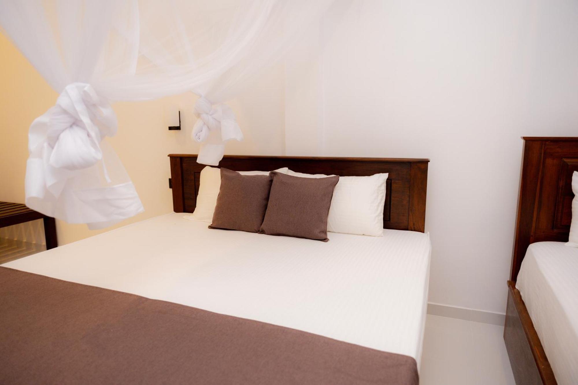 Sea Bay Inn Tangalle Exterior photo
